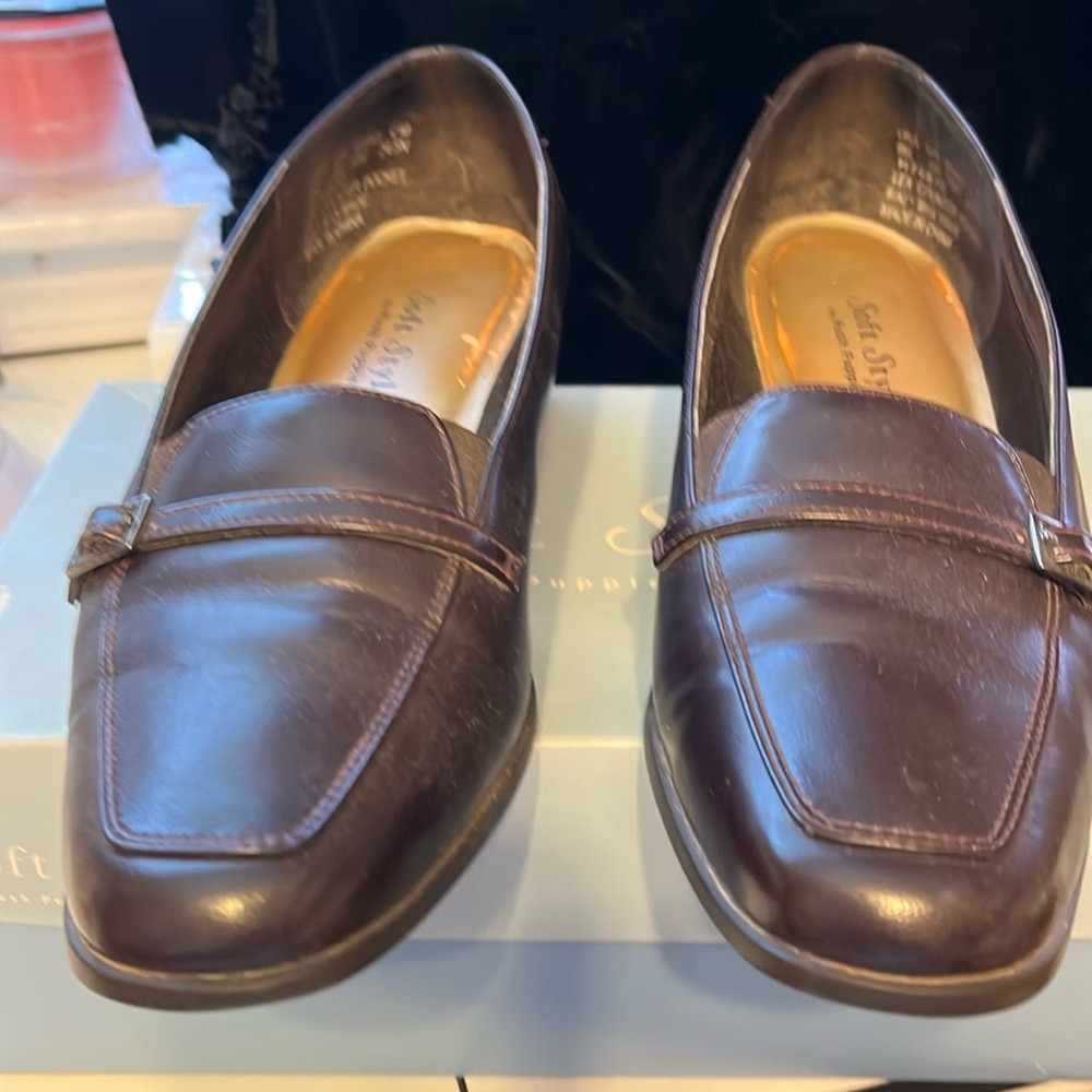 Women’s Hush Puppies Soft Style.